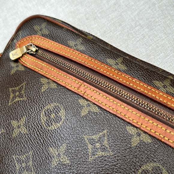 Authentic Vintage Louis Vuitton Marly Dragoone-GM-Converted Crossbody - Picture 6 of 17